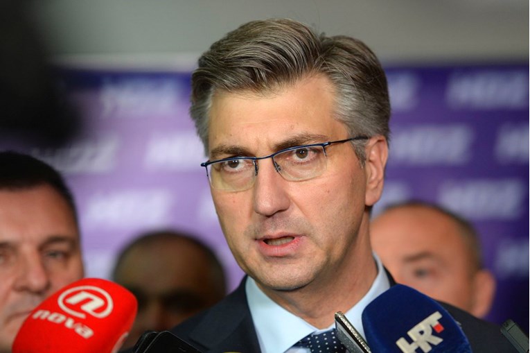 Plenković: Vlada će u ponedjeljak poništiti natječaj za avione