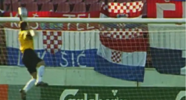 UEFA podsjetila kako je mladi Pletikosa s centra primio gol na Euru