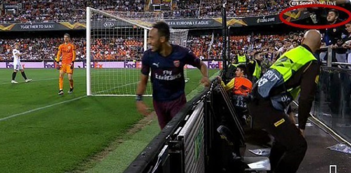 Navijač Valencije pljunuo junaka Arsenala