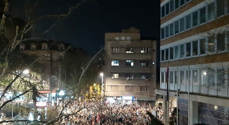 Beograđani i danas marširali protiv Vučića, vlast najavila protuprosvjede