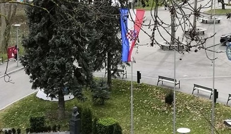 Detalj na fotki iz studentskog doma u Zagrebu oduševio Fejs: "Ljubav je na Savi"