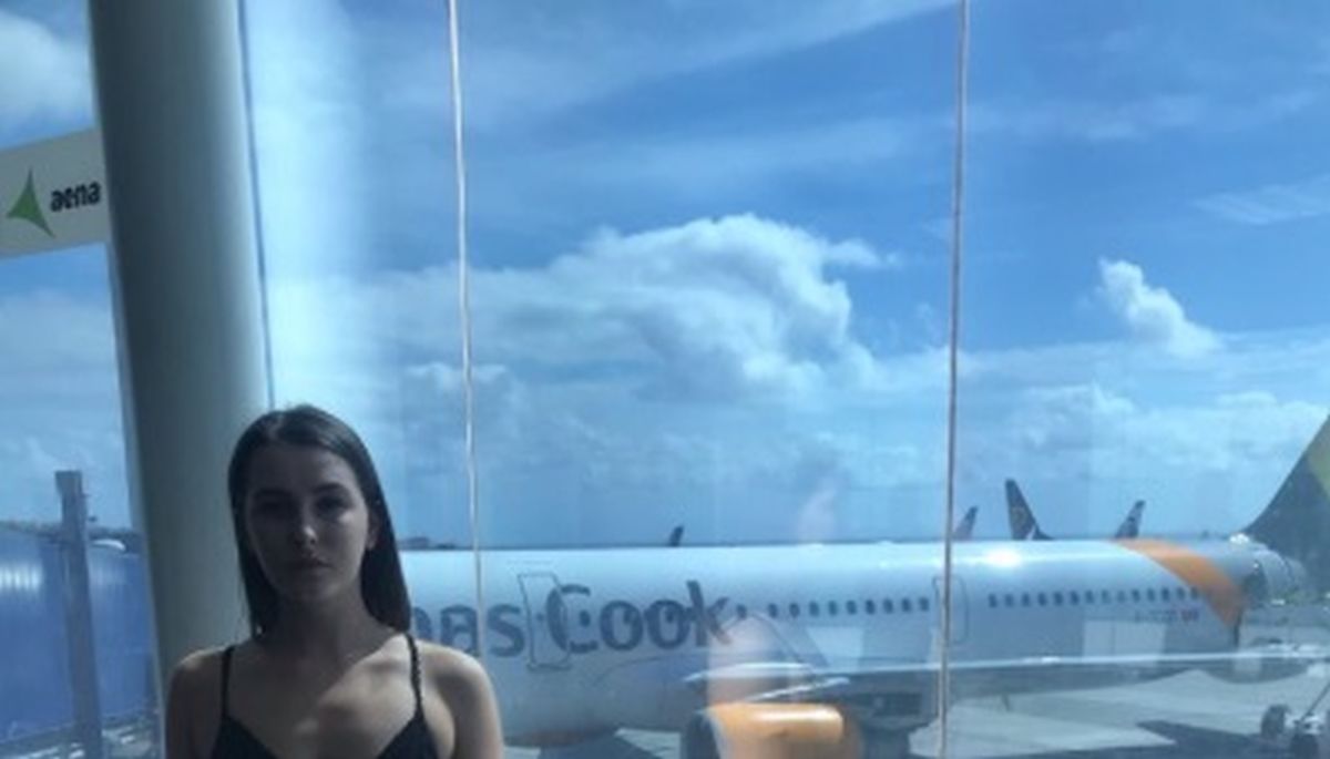 Htjeli je izbaciti iz aviona zbog "neprimjerene" odjeće, vidite li vi problem?