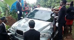 Fotografija pokopa u BMW-u od 550.000 kuna razbjesnila svijet: "Ovo je glupo"