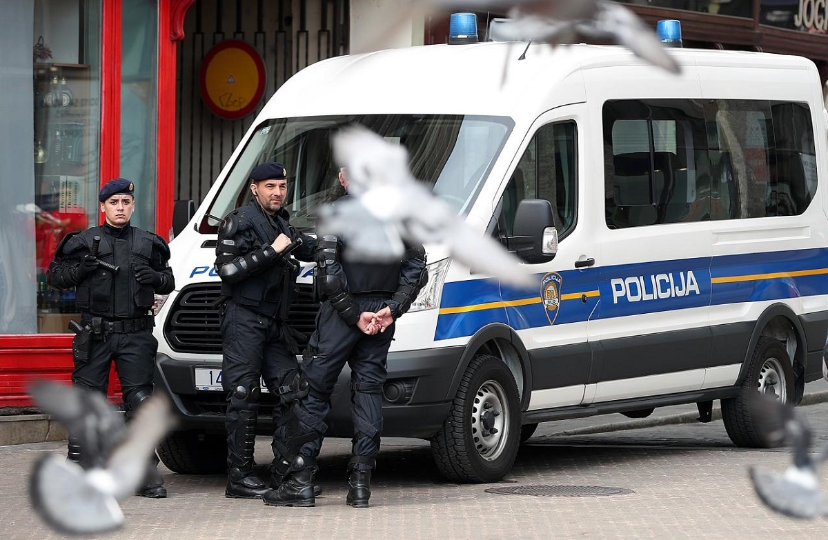 Pijana žena u Zagrebu pokušala ubiti staru majku, hvatala je po ulici