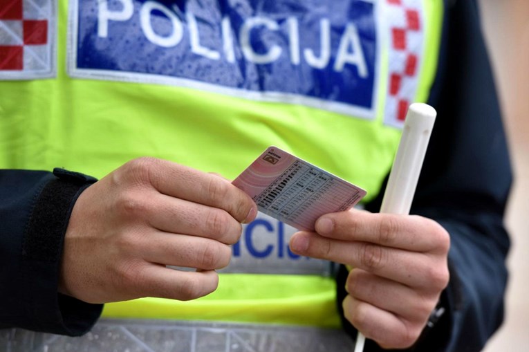 U zagrebačkoj Dubravi bez vozačke bježao policiji, dobio 39 tisuća kuna kazne
