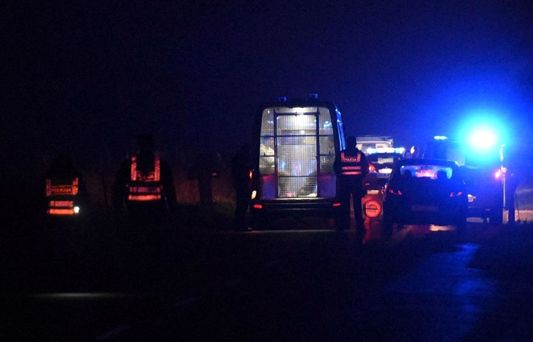 Detalji teške nesreće u Slavoniji: Pijani vozač sletio u kanal, mladić poginuo