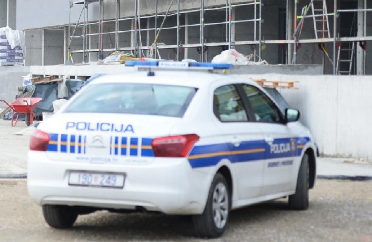 Prva žrtva bure: Orkanski vjetar u Opatiji otpuhao radnika sa skele