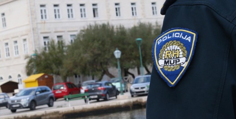 Zadarska policija ulovila mladog serijskog lopova, krao je cigarete