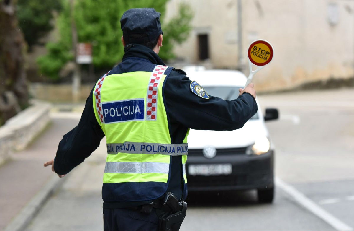 Vozač u Zagrebu nudio 200 kuna policajcu, prijeti mu zatvor