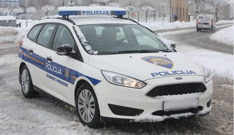 Karlovačka policija pucala na auto, objavili detalje potjere kroz grad