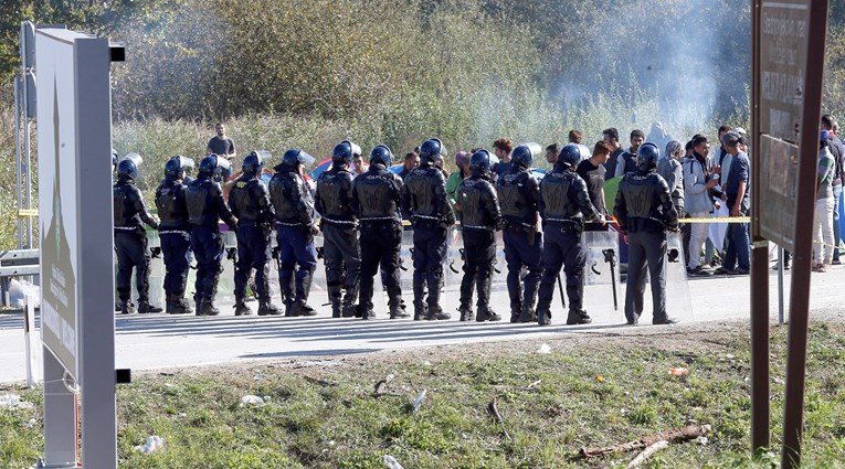EU povjerenik o stanju na granici: "Hrvatska mora shvatiti optužbe ozbiljno"