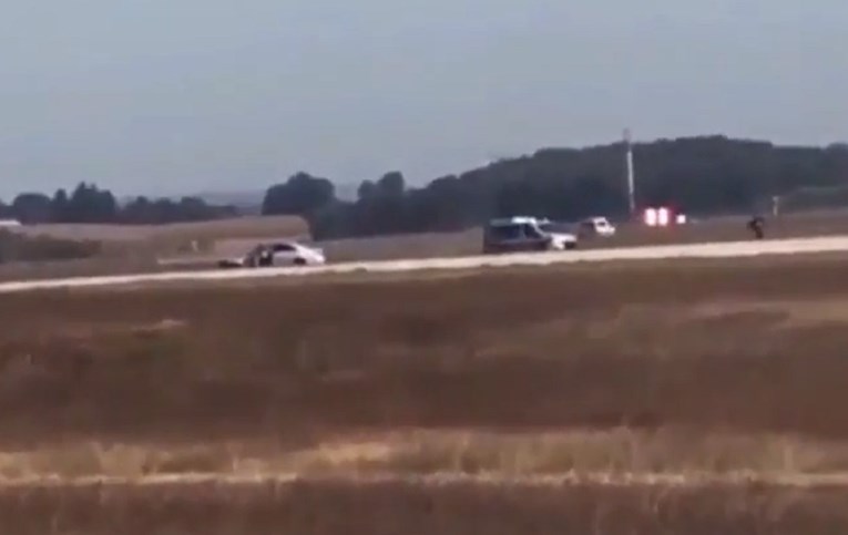 Nepoznata osoba probila ogradu aerodroma u Francuskoj, hvatali ga helikopteri
