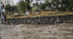 Kaos u Dalmaciji: Voda potopila Dioklecijanove podrume, kamenje padalo na cestu