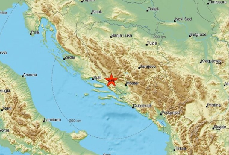 Snažan potres pogodio Dalmaciju