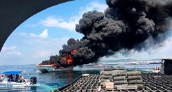 FOTO Zapalio se turistički brod s 48 putnika u Španjolskoj