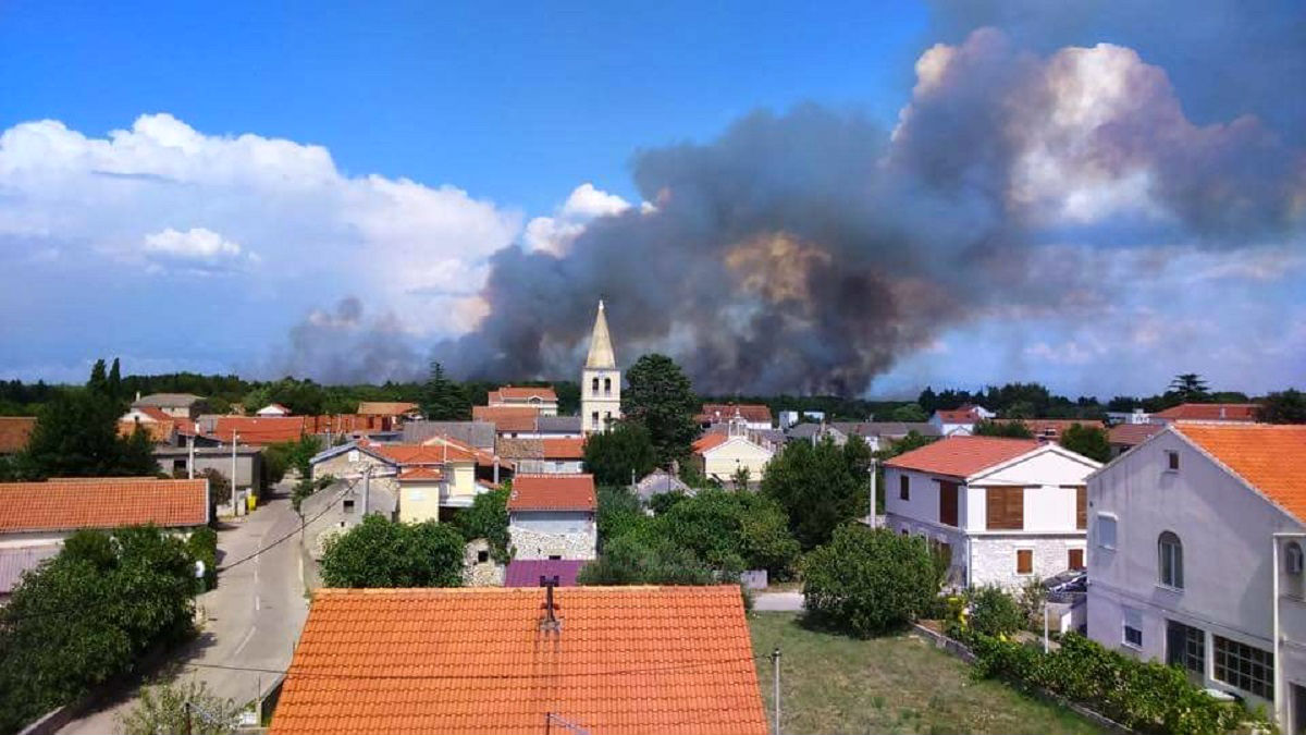Izbio požar kod Zadra