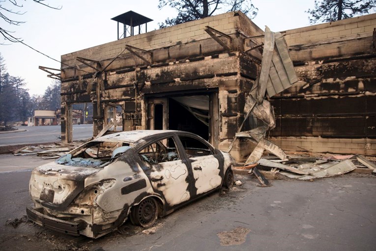 Preko 1000 ljudi nestalo je u požarima u Kaliforniji, uništeni su cijeli gradovi