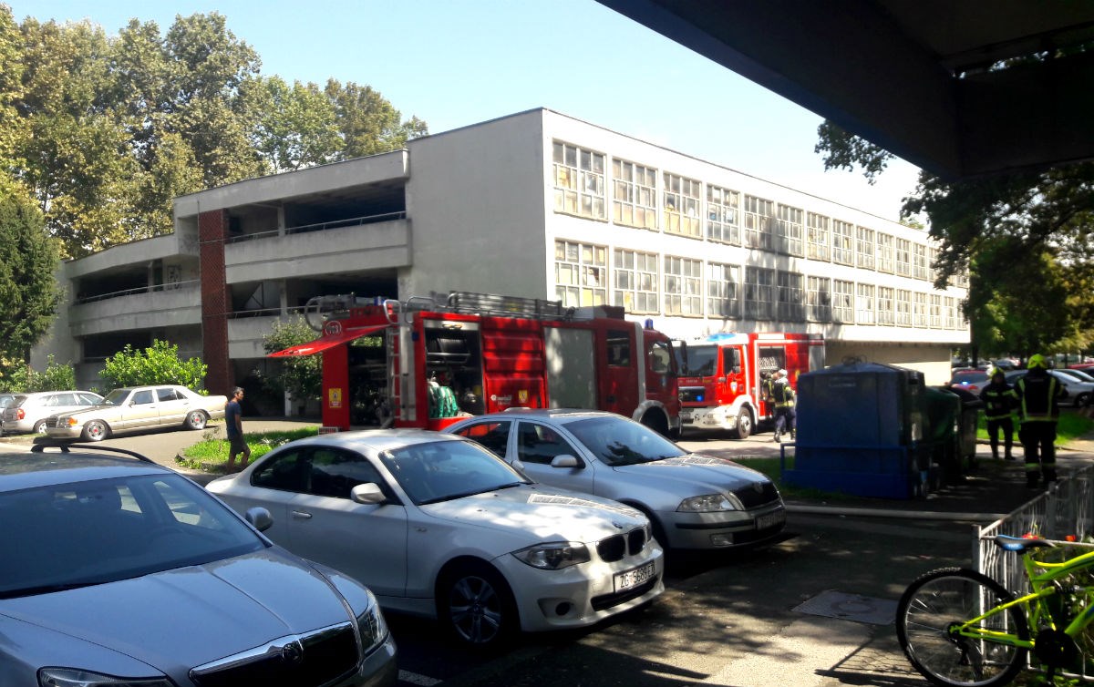 Planuo stan u neboderu u Novom Zagrebu, vatrogasci spasili jednu osobu