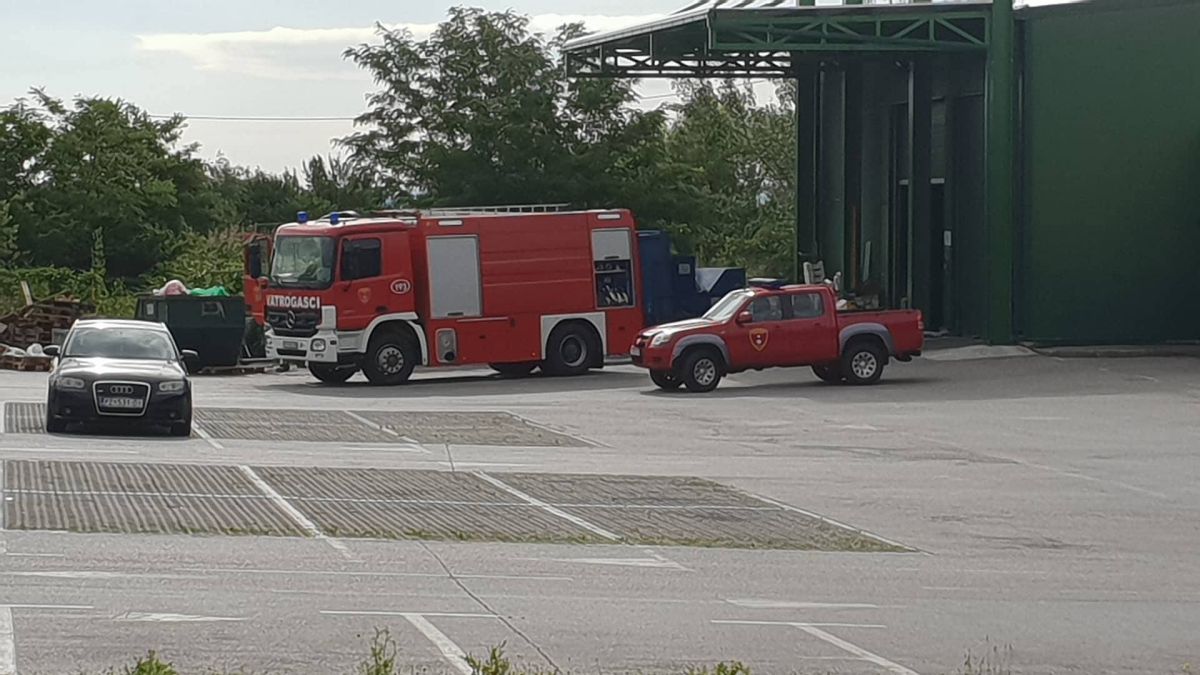 U noći izbio požar u shopping centru u Požegi, šteta je velika
