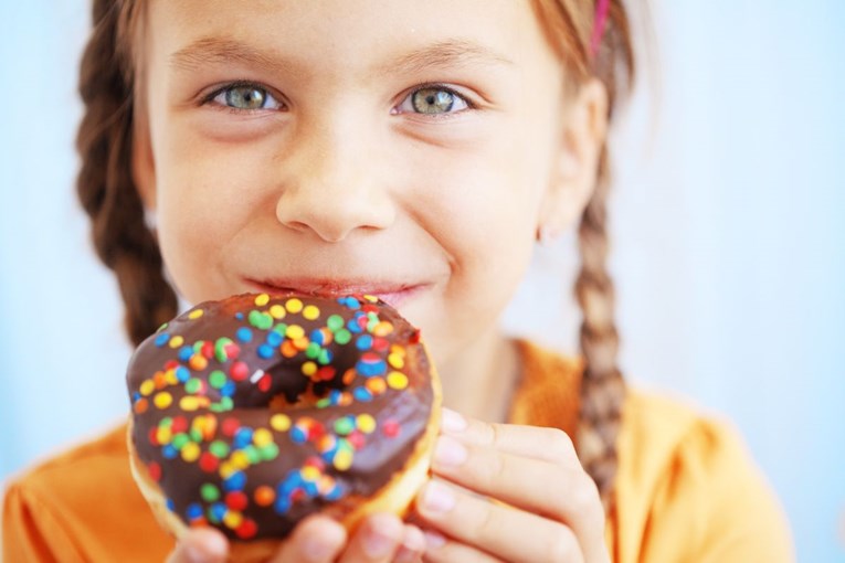 BBC: Djeca u Britaniji starija od 10 godina jedu previše šećera