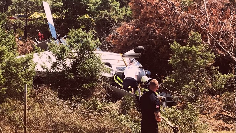 FOTO Na Lošinju se srušio mali avion, dvoje teško ozlijeđenih
