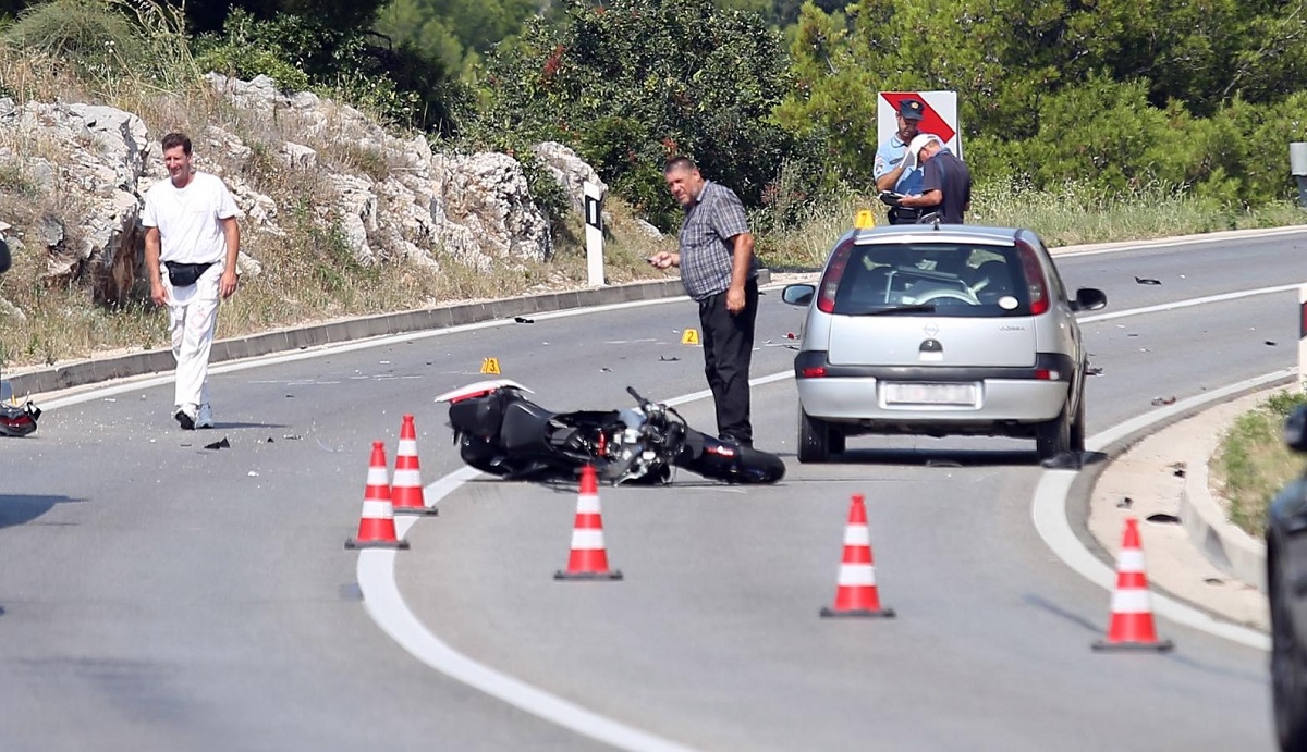 U tri dana na hrvatskim cestama poginulo je osam osoba. Pola ih je vozilo motor