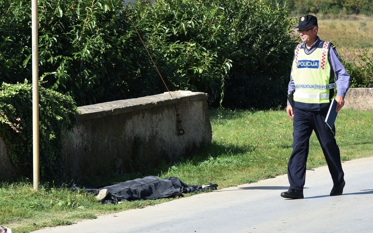 UZNEMIRUJUĆE Žena poginula u naletu kombija u Puli