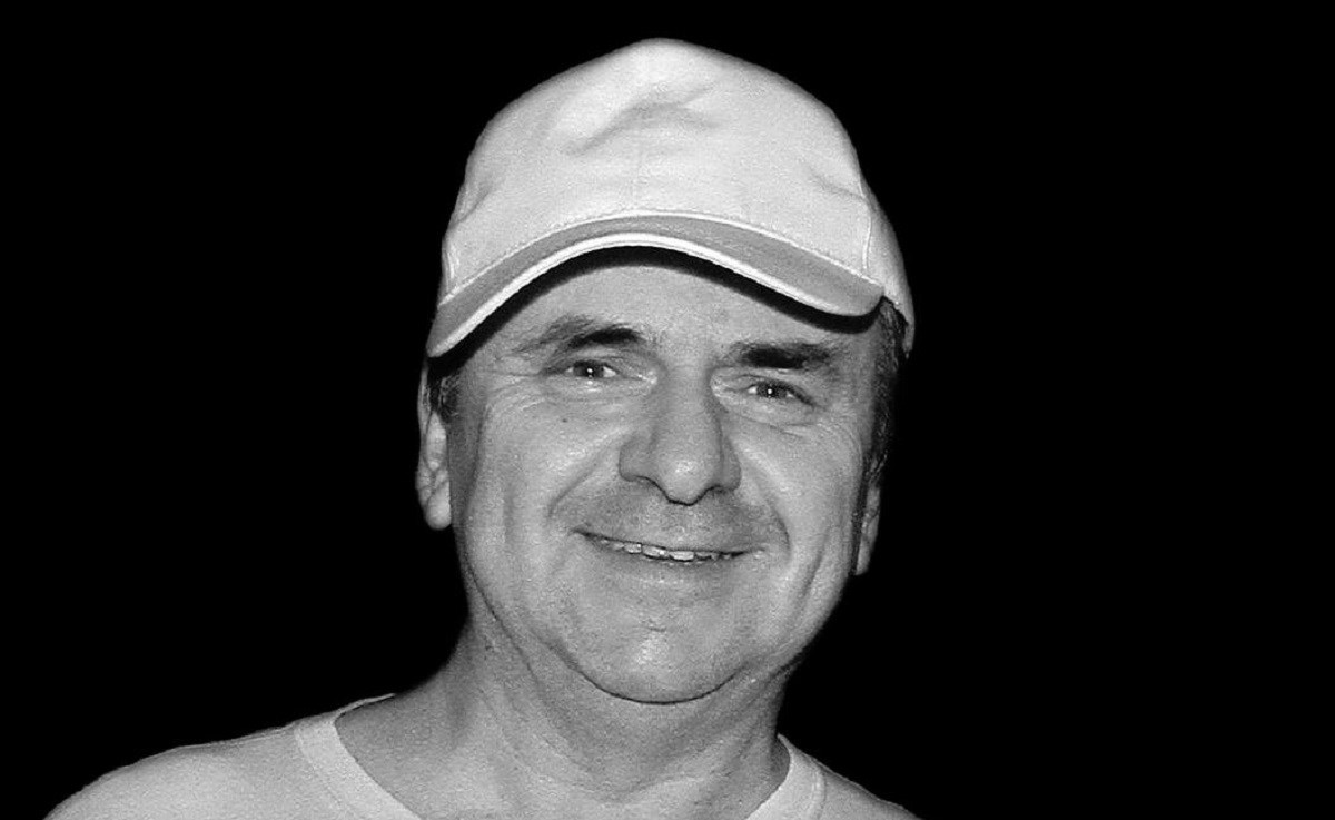 Umro mlađi brat Neleta Karajlića, od njega se oprostilo i Zabranjeno pušenje