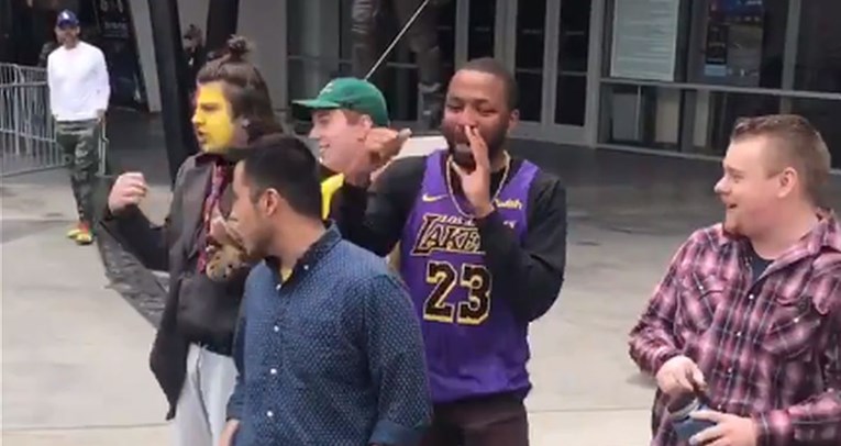 VIDEO Navijači Lakersa održali najtužniji prosvjed u povijesti