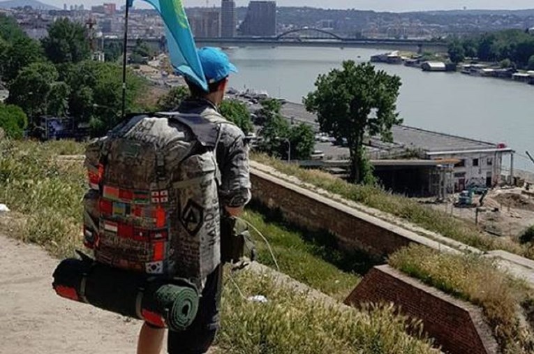 Kazahstancu koji godinama putuje svijetom u Beogradu su ukrali sve što ima