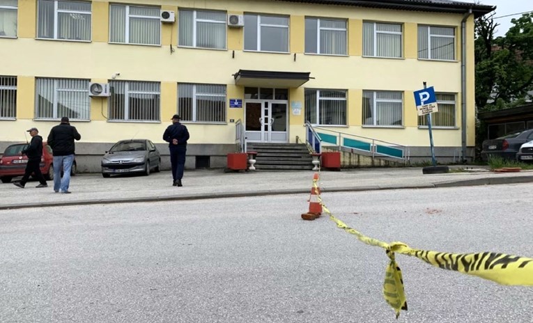 Policajac u BiH ubio muškarca pred sudom, policija ga uhitila
