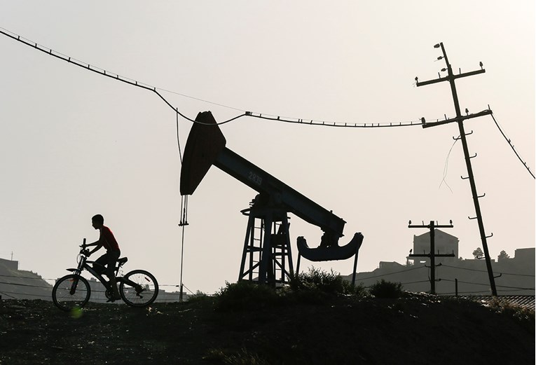 Cijene nafte i dalje u padu