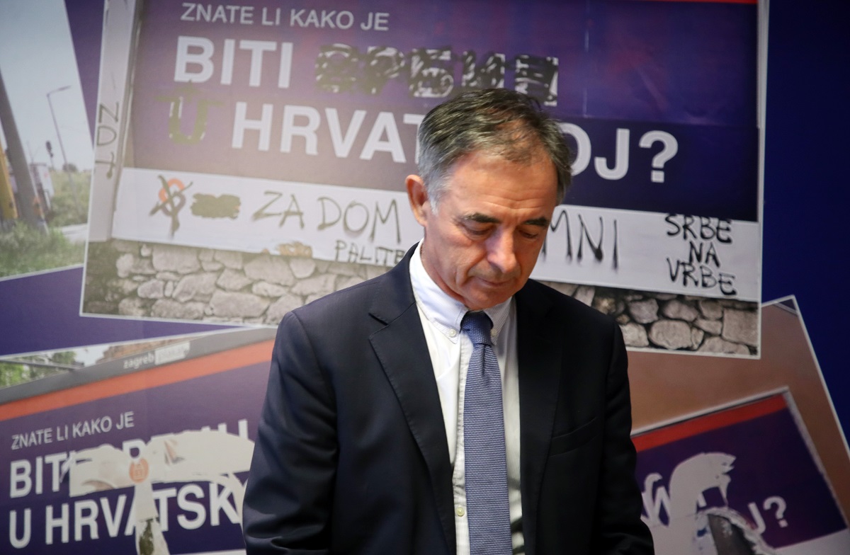 Pupovac komentirao uništavanje plakata na ćirilici