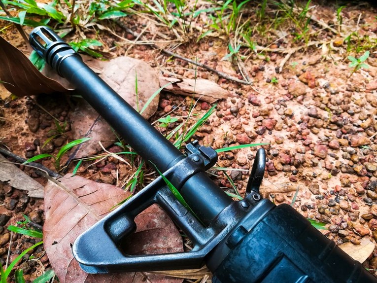 Automatska puška i streljivo pronađeni na sisačkom smetlištu