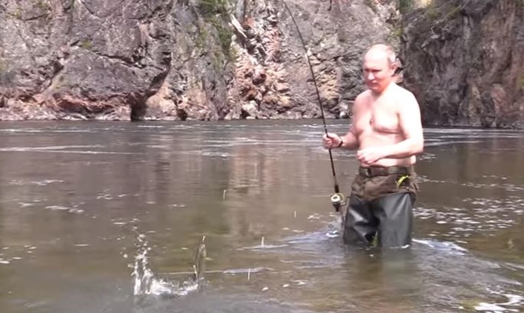 Putin napokon odgovorio na pitanje zašto se stalno fotka bez majice