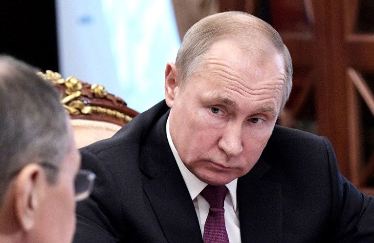 Putin potpisao zakon o ustavnim promjenama, omogućit će mu još dva mandata