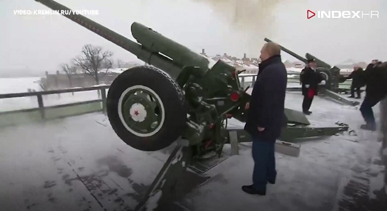 VIDEO Putin na pravoslavni Božić pucao iz topa