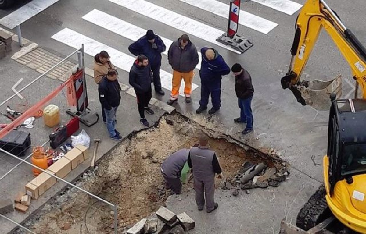 Fotka radova u Dalmaciji postala hit na Fejsu, bit će vam odmah jasno zašto