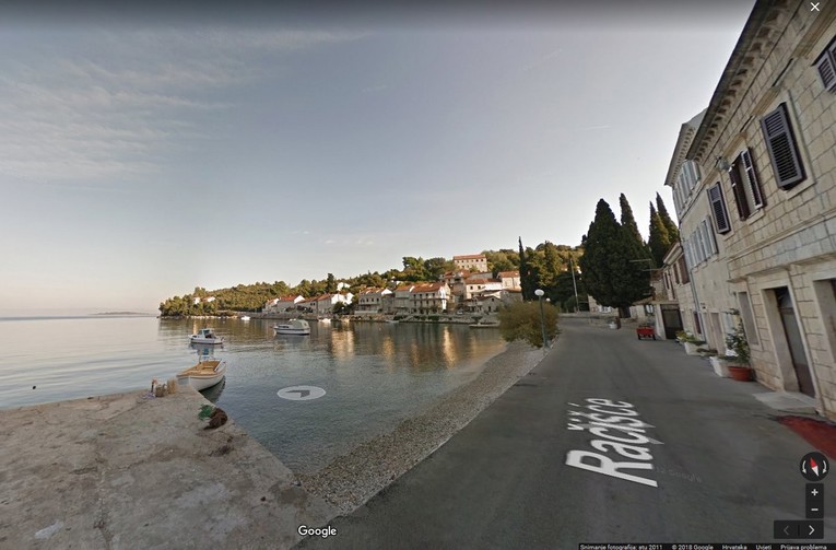 Na Korčuli rano ujutro izgorio i potonuo turistički brod