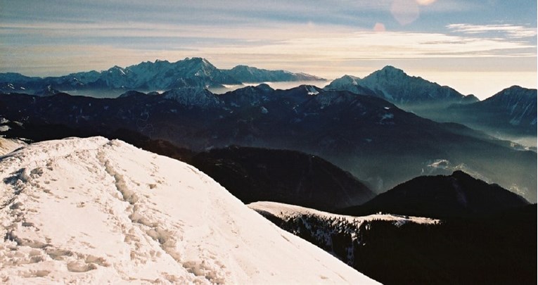 U slovenskim Alpama za vikend će pasti pola metra snijega