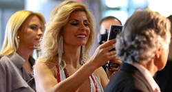 FOTO Bivša hrvatska Miss Universe privlačila poglede u dekoltiranom kombinezonu