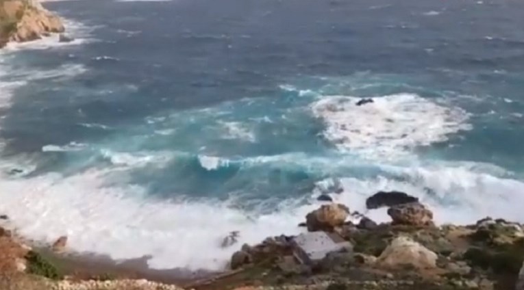 VIDEO Evo kako izgleda orkansko jugo na najudaljenijem hrvatskom otoku