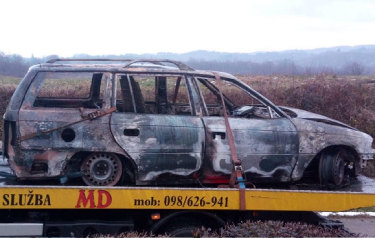 Detalji smrti kod Karlovca: Dovezao se do kuće i stao, a auto je planuo