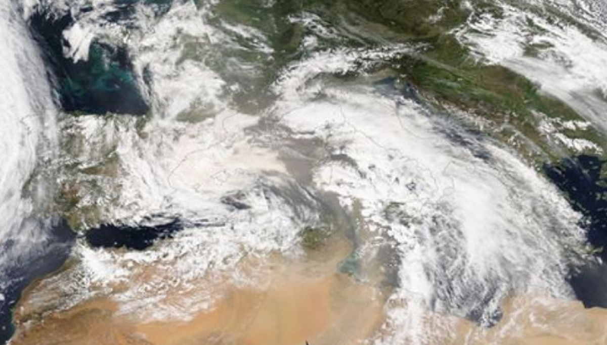 Golemi oblak saharskog pijeska stigao u Hrvatsku. Slijede obilna kiša i oluje