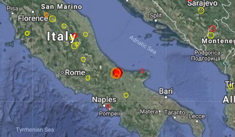 Jak potres pogodio središnju Italiju, ljudi u panici bježali na ceste