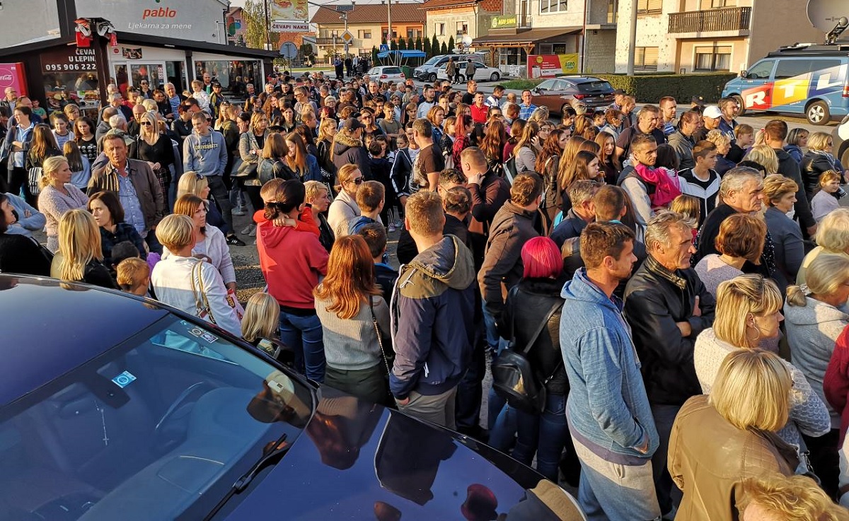 Kod Karlovca je umro dječak, bijesni građani na ulicama. Imaju tri zahtjeva