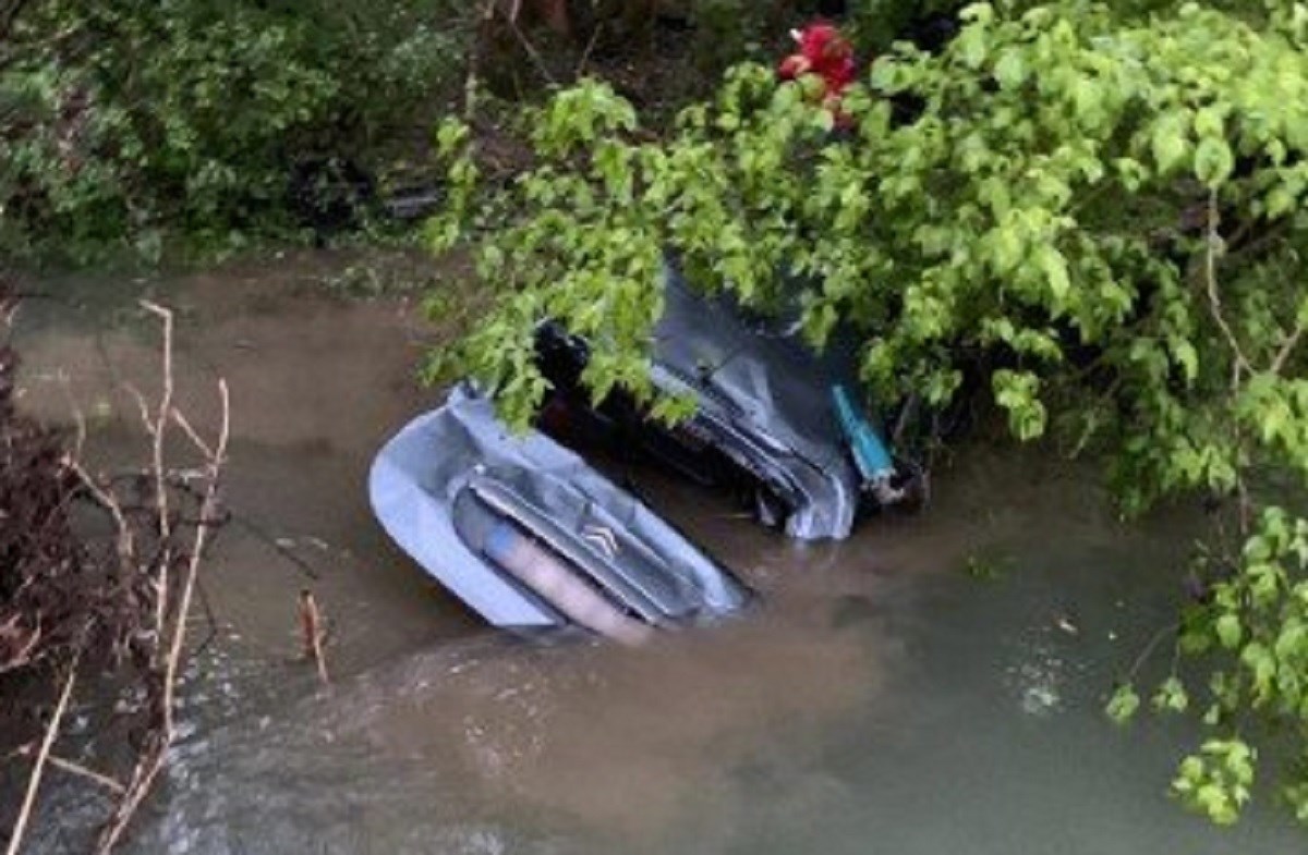 Tragedija kod Karlovca: Auto sletio u nabujalu Kupu, poginuo muškarac