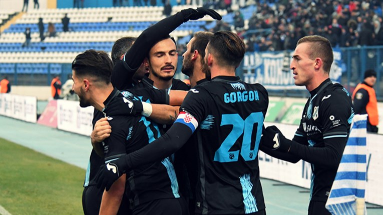 OSIJEK - RIJEKA 1:2 Čolak preokrenuo derbi, Malenica spasio Osijek potopa