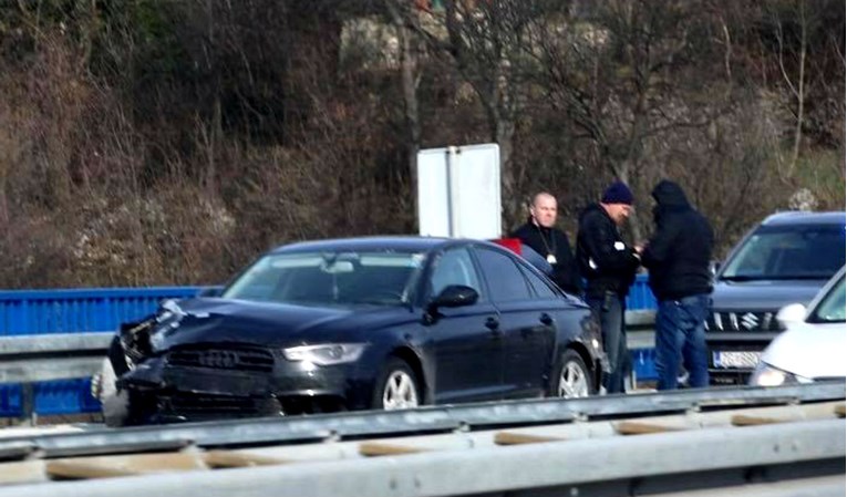 Dramatična potjera kod Rijeke, Audi pun migranata se zabio u ogradu