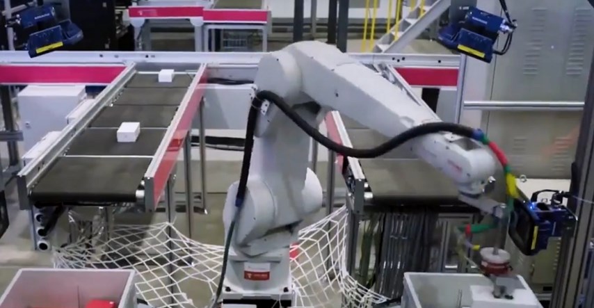 Pogledajte kako izgleda prvo skladište na svijetu u kojem rade samo roboti